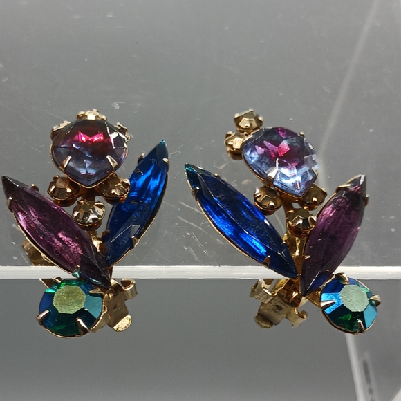 CELEBRITY VINTAGE 💙 CLIP ON EARRINGS - Picture 6 of 8